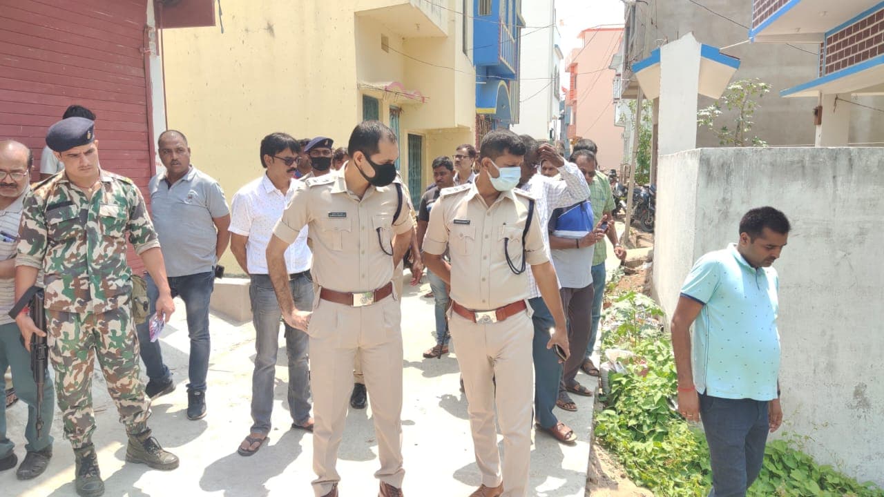 Jharkhand Crime News: डिप्रेशन में रह रहे छात्र ने शरीर में लगायी आग, छत से छलांग लगाकर कर ली आत्महत्या