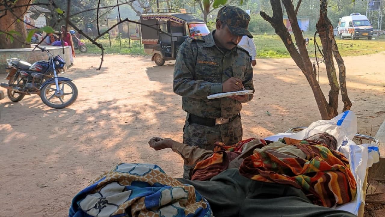 Jharkhand News : झारखंड के लातेहार में नाली में पड़ा मिला पलामू का शख्स, मौत पर उठ रहे सवाल Jharkhand News : झारखंड के लातेहार में नाली में पड़ा मिला पलामू का शख्स, मौत पर उठ रहे सवाल