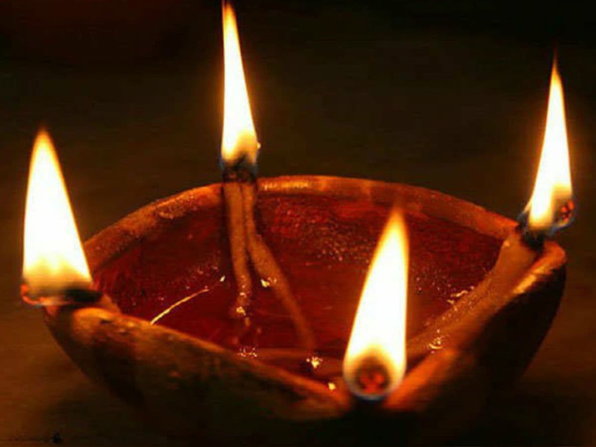 Dhanteras 2021: धनतेरस के दिन यमराज की पूजा का है विशेष महत्व, जानें क्यों करते हैं दीपदान, कथा