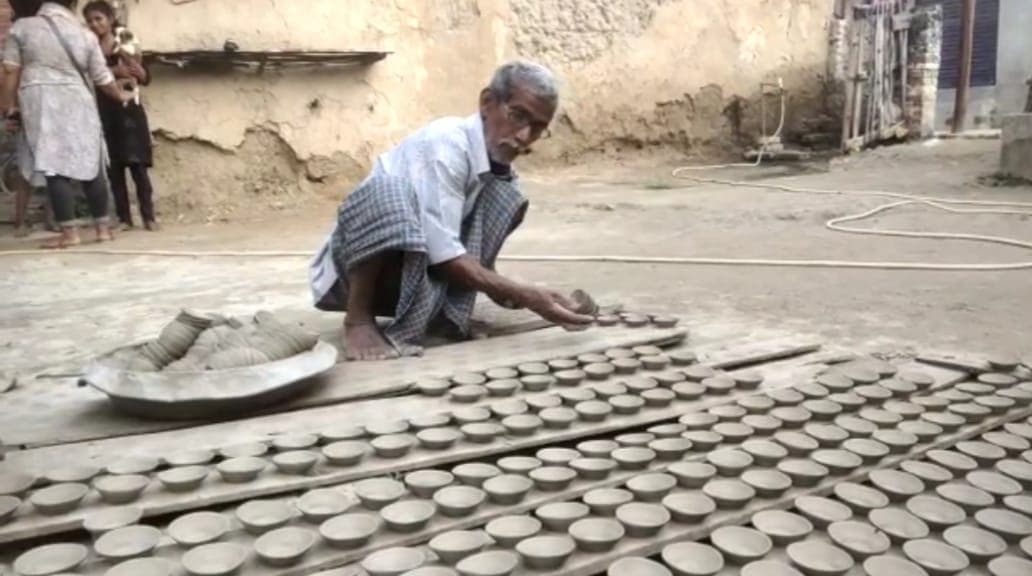 चाईबासा से झामुमो विधायक दीपक बिरुवा की सदस्यता को लेकर निर्वाचन आयोग में की गयी शिकायत, जानें पूरा मामला