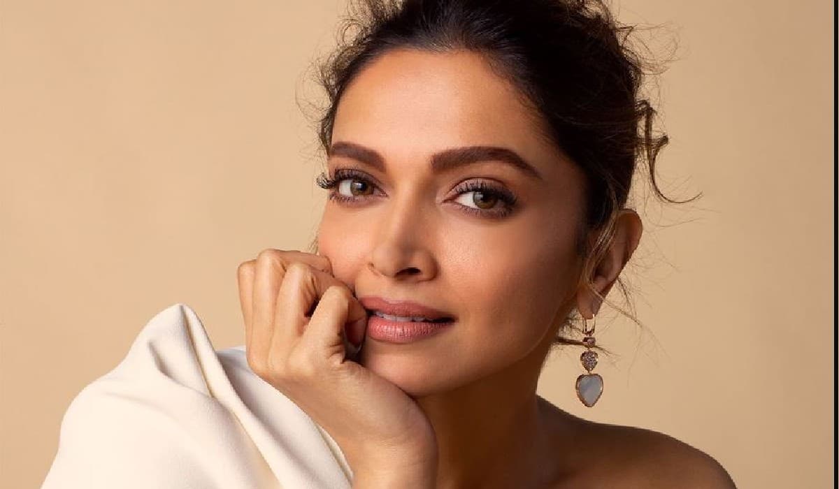 Oscar 2023 के लिए रवाना हुईं दीपिका पादुकोण, मुंबई एयरपोर्ट पर बॉसी लुक में नजर आईं एक्ट्रेस