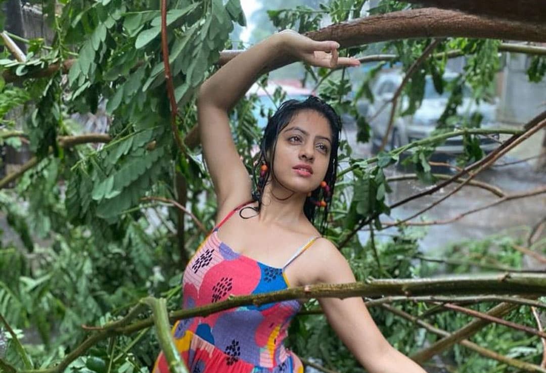 Tauktae Cyclone से गिरे पेड़ के पास फोटोशूट करवाकर बुरी तरह ट्रोल हुईं दीपिका सिंह, अब बोलीं कोई पछतावा नहीं...