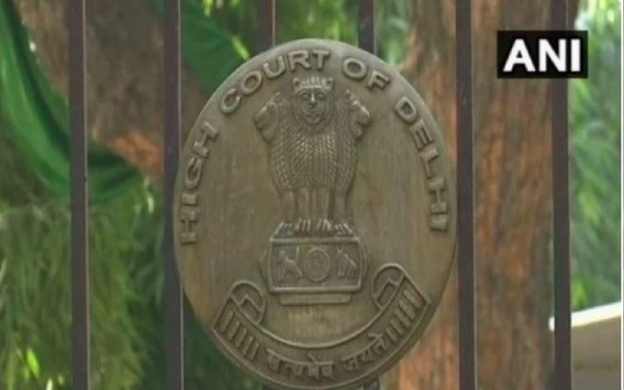 Delhi: 'फीस नहीं चुकाने पर बच्चे को परीक्षा देने से नहीं रोक सकते', हाईकोर्ट ने की टिप्पणी, जानें पूरा मामला