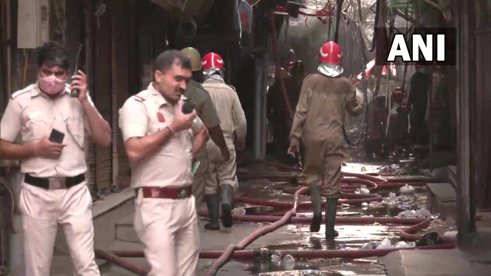 Delhi Fire : दिल्ली के करोल बाग में भीषण आग, मची अफरा-तफरी