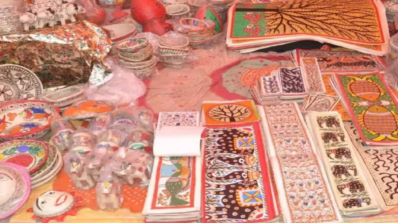 दिल्ली हाट में शुरू हुआ बिहार उत्सव, बिहार का हस्तशिल्प व हैंडलूम ने ऐसे लोगों को मनमोहा