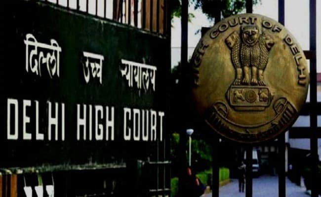 स्कूलों को शुल्क माफी का निर्देश देने की मांग वाली याचिका पर तत्काल सुनवाई से अदालत का इनकार