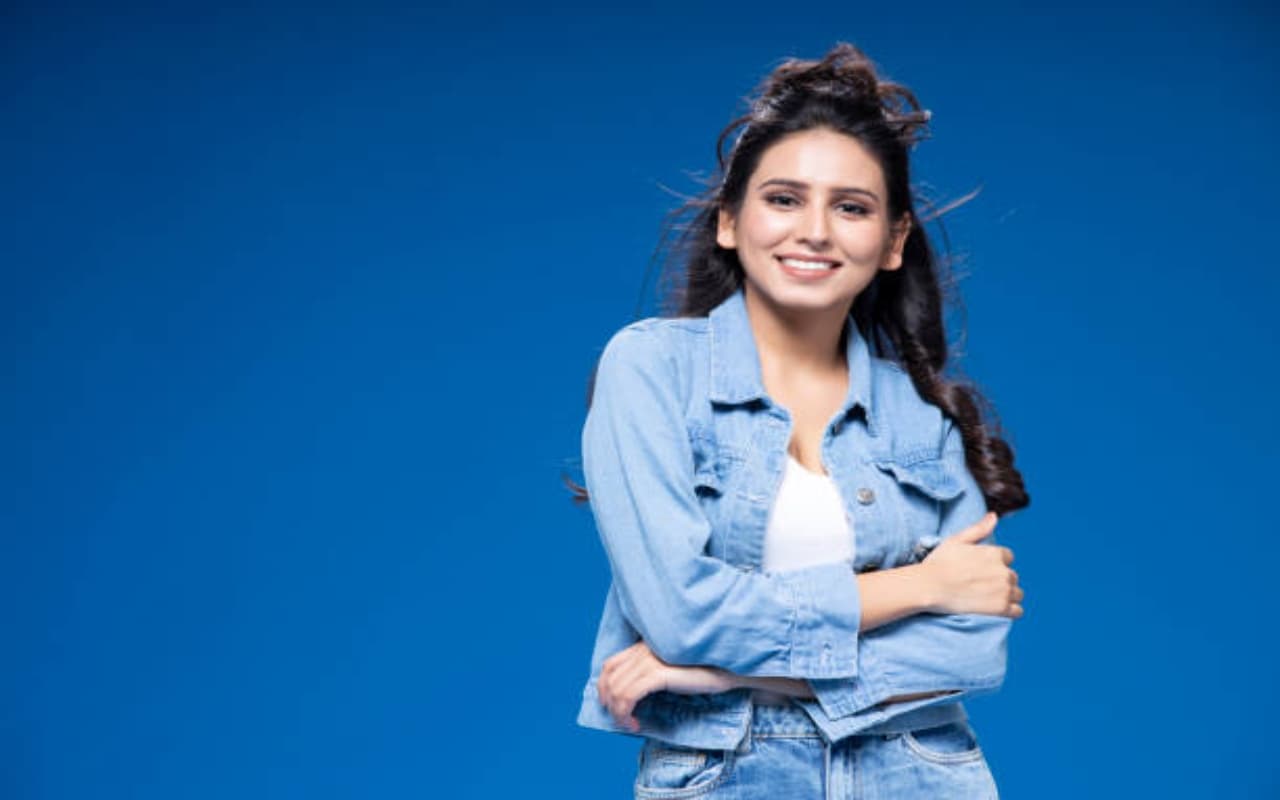 Life Style : डेनिम जैकेट देता है डायनेमिक लुक, इस विंटर सीजन अपनाएं ये स्टाइल