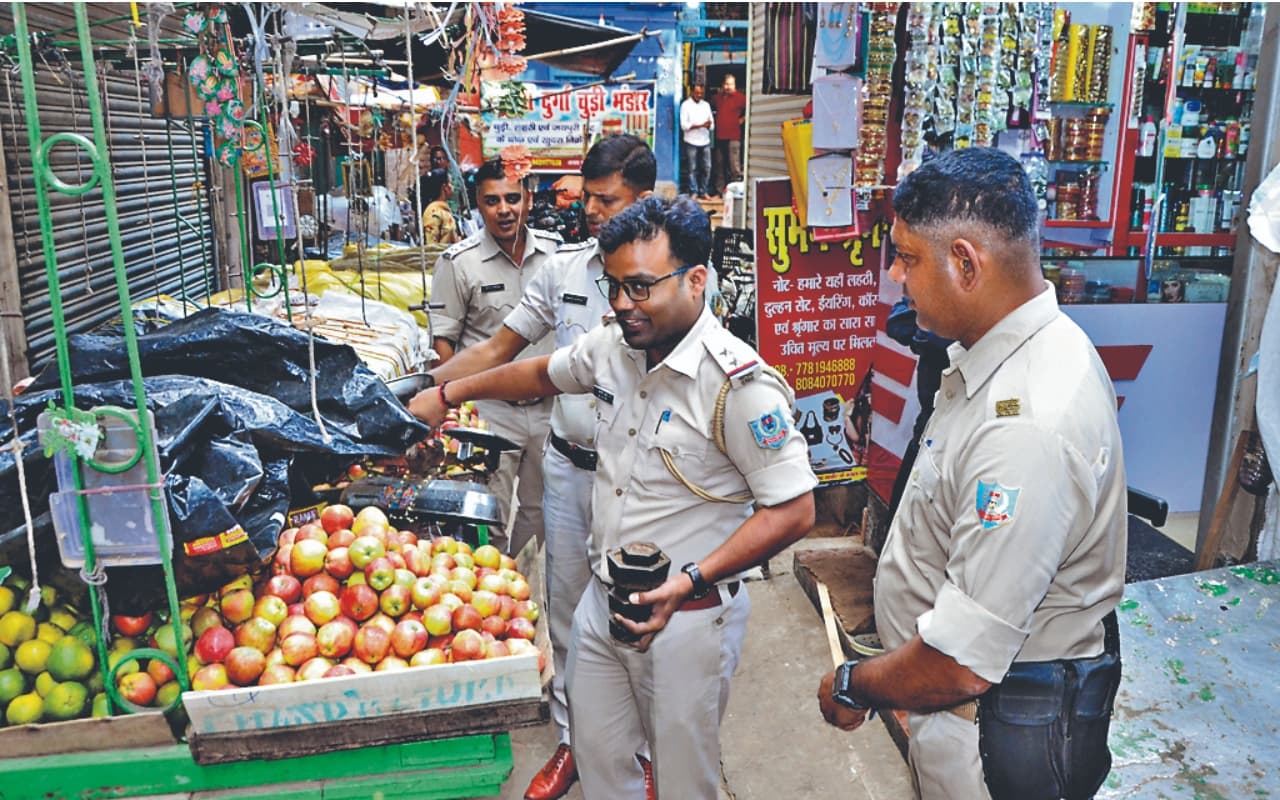 देवघर : बाराकोला में सर्किट हाउस व आयुष्मान हॉस्पिटल के लिए  चिह्नित भूमि का डीसी ने किया निरीक्षण, कही ये बात