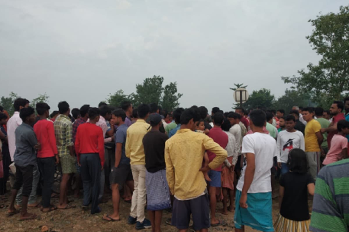 देवघर में बड़ा हादसा, अनियंत्रित होकर नहर में गिरी बोलेरो, 5 की मौत