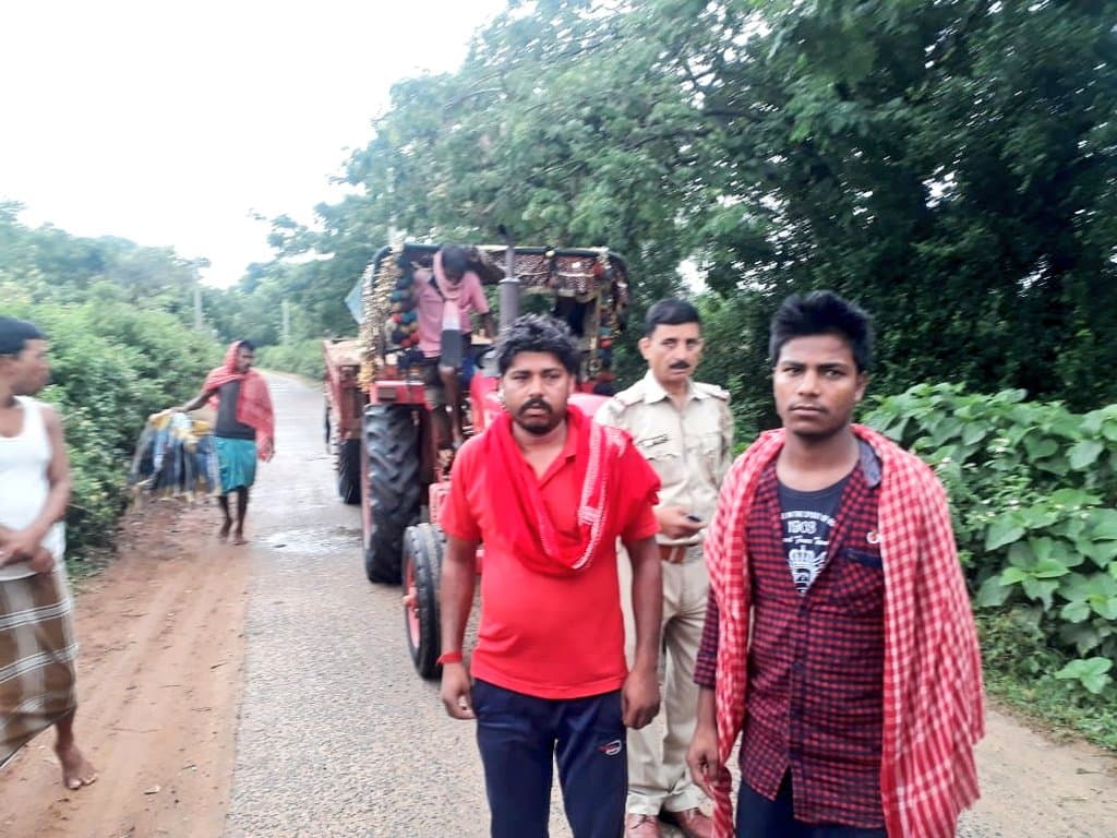 देवघर में बालू घाटों पर अवैध वसूली करते दो गिरफ्तार, सात वाहन जब्त