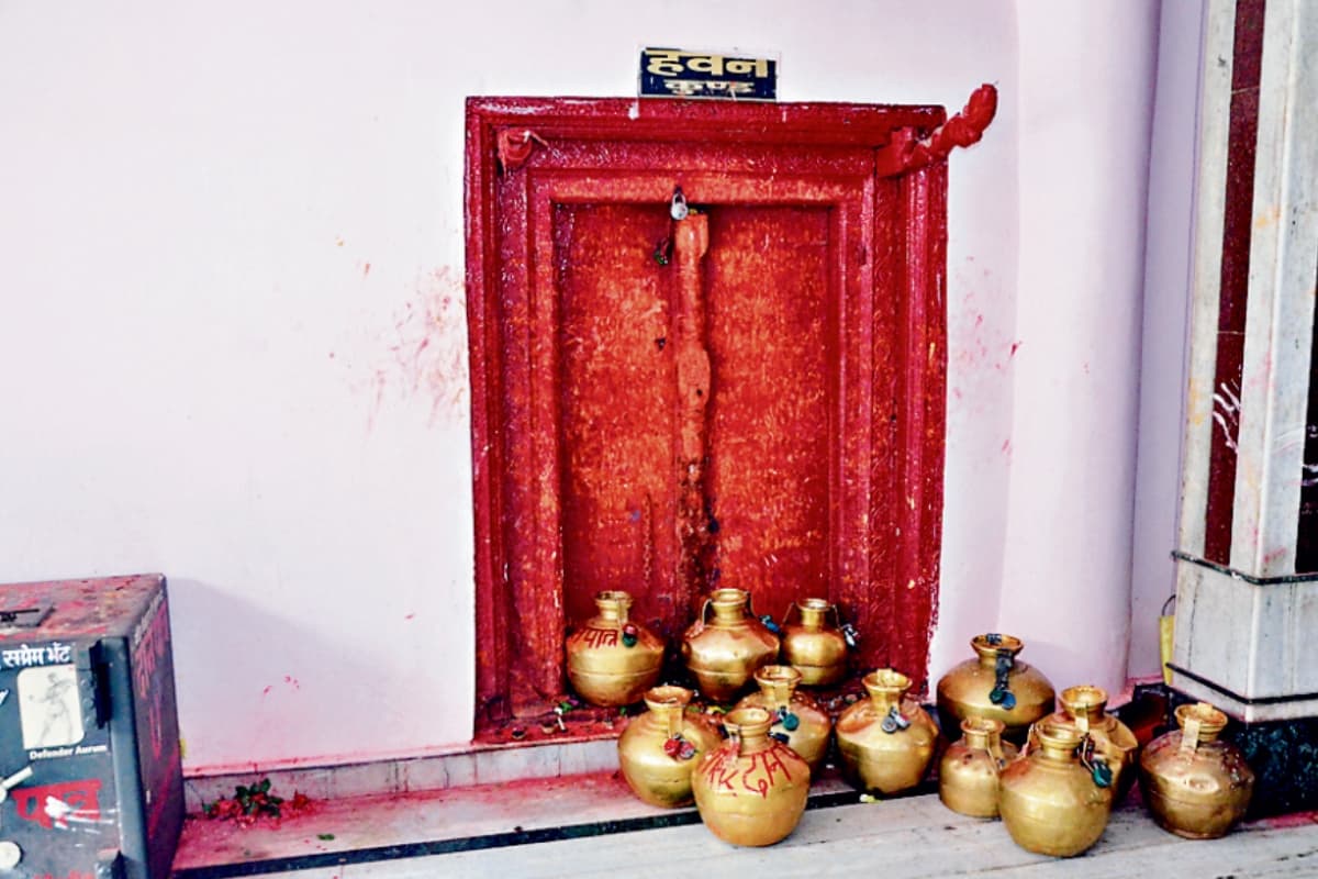 देवघर के बाबा बैद्यनाथ धाम में है हवन कुंड, किसी को प्रवेश की इजाजत नहीं