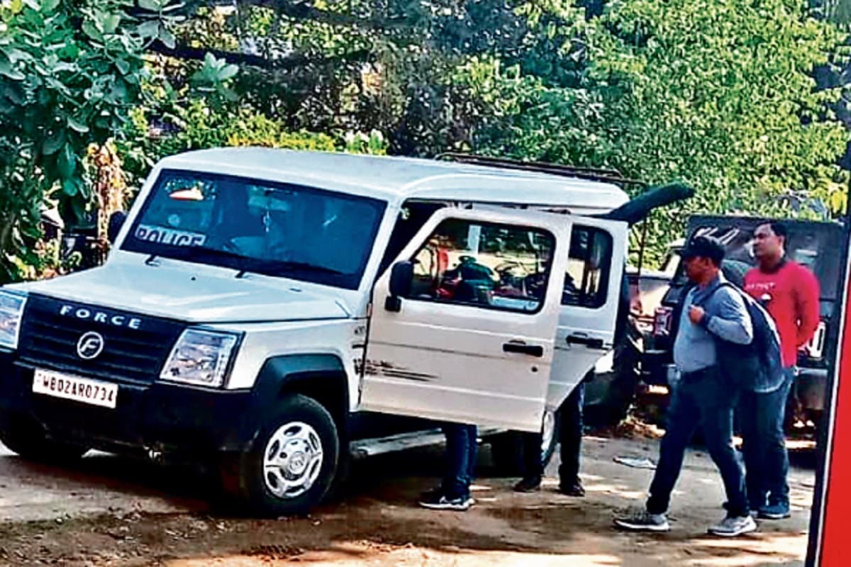 देवघर के बाबा मंदिर में पूजा करने पहुंचे बंगाल की मुख्यमंत्री के भाई का मोबाइल चोरी, पुलिस जांच में जुटी