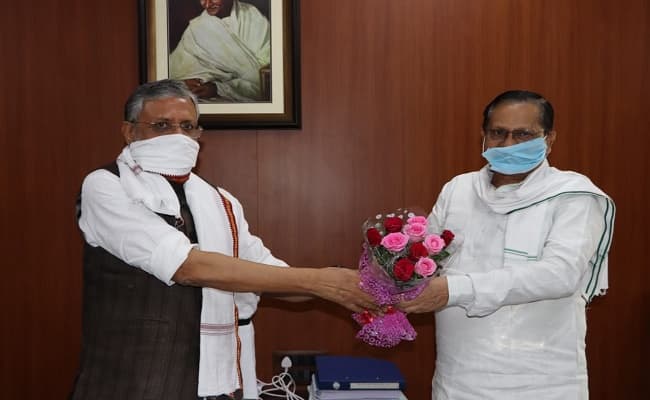 बिहार विधान परिषद : भाजपा नेता अवधेश नारायण सिंह ने कार्यकारी सभापति का पदभार संभाला, सुशील मोदी ने सीएम नीतीश को दिया धन्यवाद