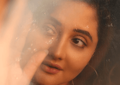 लेटेस्ट फोटोशूट को लेकर सुर्खियां बटोर रहीं रश्मि देसाई, फैंस ने कमेंट में लिखा- चांद का दीदार बड़ा प्यारा है