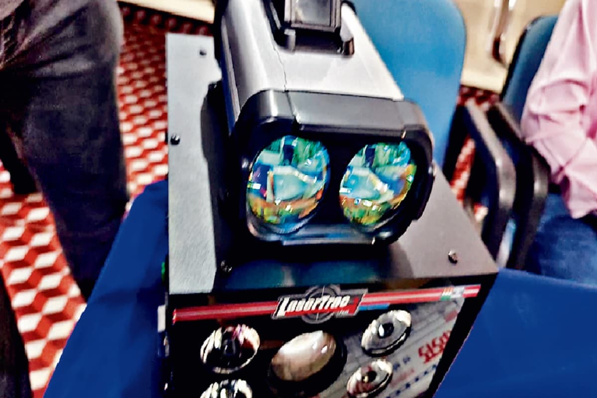 देवघर में तेज गति से चलने वाले वाहनों पर ब्रेक लगायेगी लेजर स्पीड डिटेक्टर मशीन