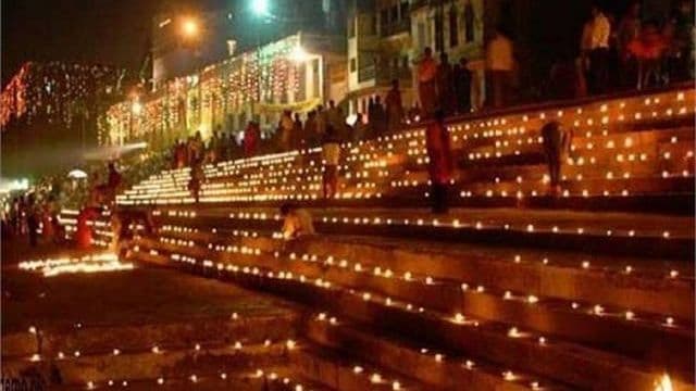 वाराणसी की तर्ज पर प्रयागराज में मनायी जाएगी देव दीपावली, 5 लाख दीपों से जगमग होगा संगम वाराणसी की तर्ज पर प्रयागराज में मनायी जाएगी देव दीपावली, 5 लाख दीपों से जगमग होगा संगम