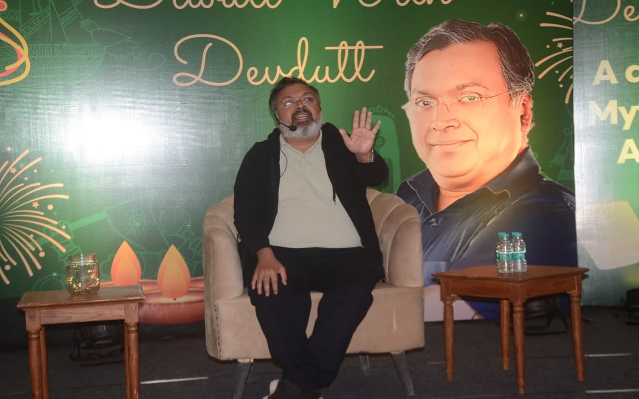 Devdutt Pattanaik Exclusive: 'मैंने माइथोलॉजी को नहीं, बल्कि माइथोलॉजी ने मुझे चुना और जीवन बदला'
