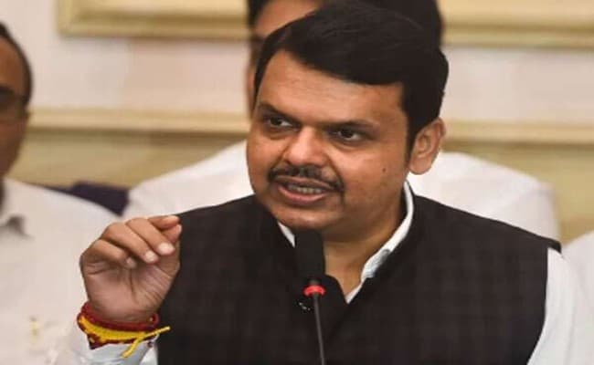 'शिवसेना ने राम मंदिर मूमेंट के वक्त केवल भाषण दिया, हमने गोलियां खाई', देवेंद्र फडणवीस का कटाक्ष