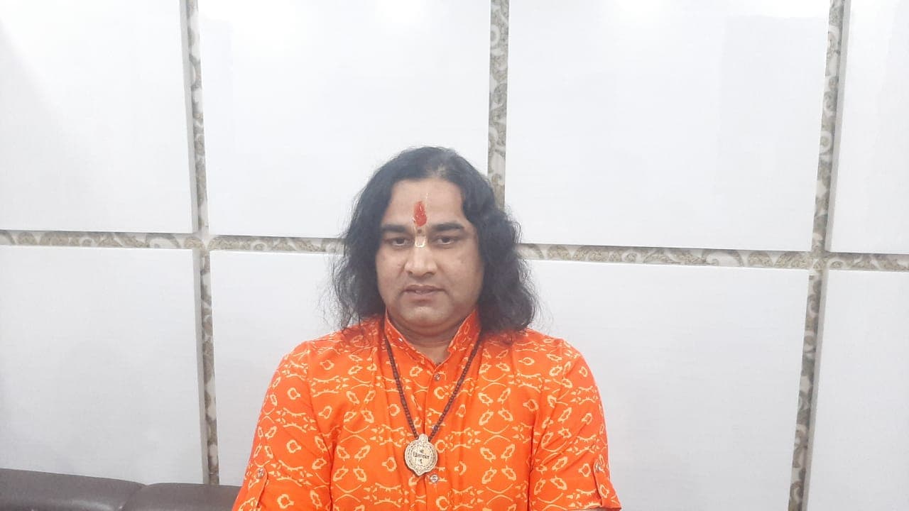 Agra: चारमीनार में नमाज की मांग पर देवकी नंदन ठाकुर का बड़ा बयान, बोले- जामा मस्जिद में करेंगे भागवत...