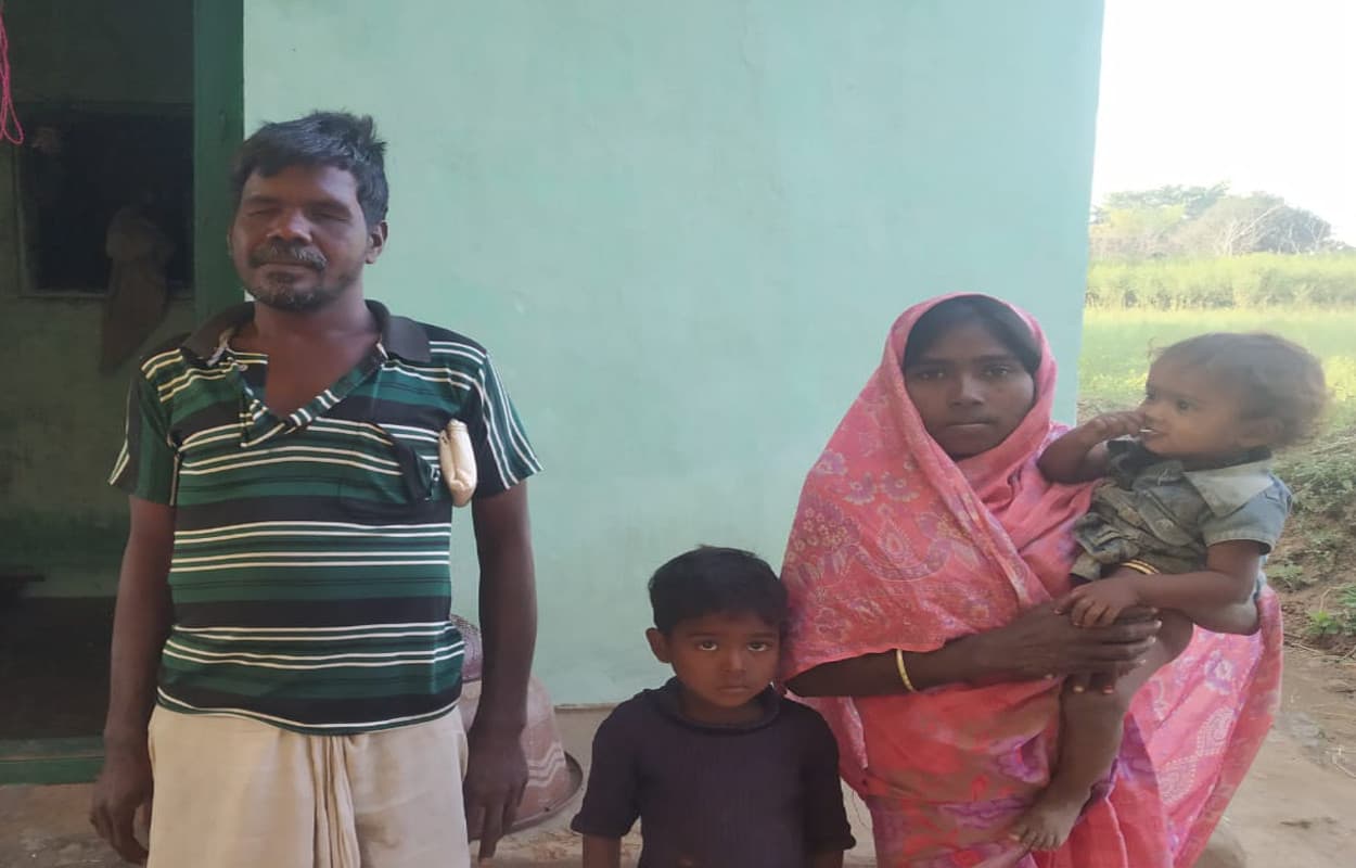 World Disability Day 2020 : दोनों आंख से दिव्यांग देवनारायण बखूबी चला रहे पंक्चर की दुकान, 2 माह से पेंशन नहीं मिलने से हैं परेशान