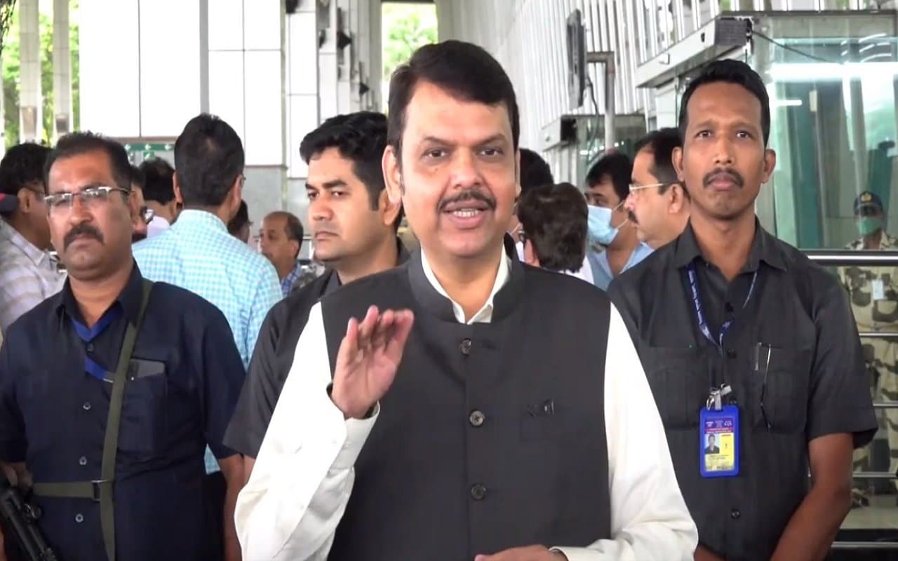 दिशा सालियान की मौत के मामले की जांच करेगी SIT, आदित्य ठाकरे का नार्को टेस्ट कराने की उठी मांग