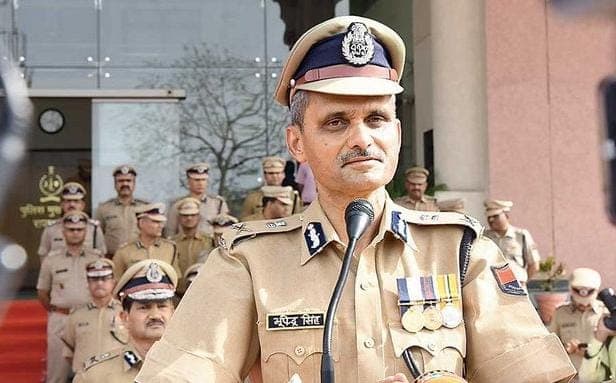 अब राजस्थान के डीजीपी भूपेंद्र सिंह ने लिया वीआरएस, सीएम गहलोत से मुलाकात के बाद अटकलें तेज