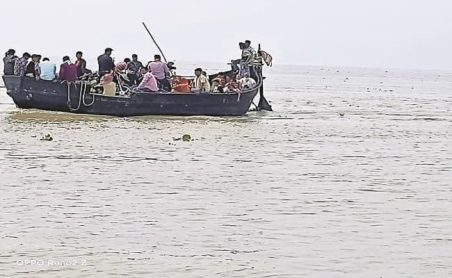 Bihar Flood: गंगा, कोसी, महानंंदा और बरंडी नदी में उफान से निचले इलाके में फैली तबाही, तटबंधो पर बन रहा दबाव