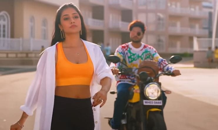 धनाश्री वर्मा ने PPE किट पहनकर 'कुर्ता पजामा' सॉन्ग पर किया शानदार डांस, वायरल हुआ ये Video