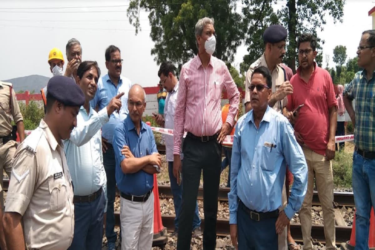 धनबाद-गोमो रेलखंड हादसा: रेलवे ने नहीं किया नियमों का पालन इसलिए हुई मजदूरों की मौत