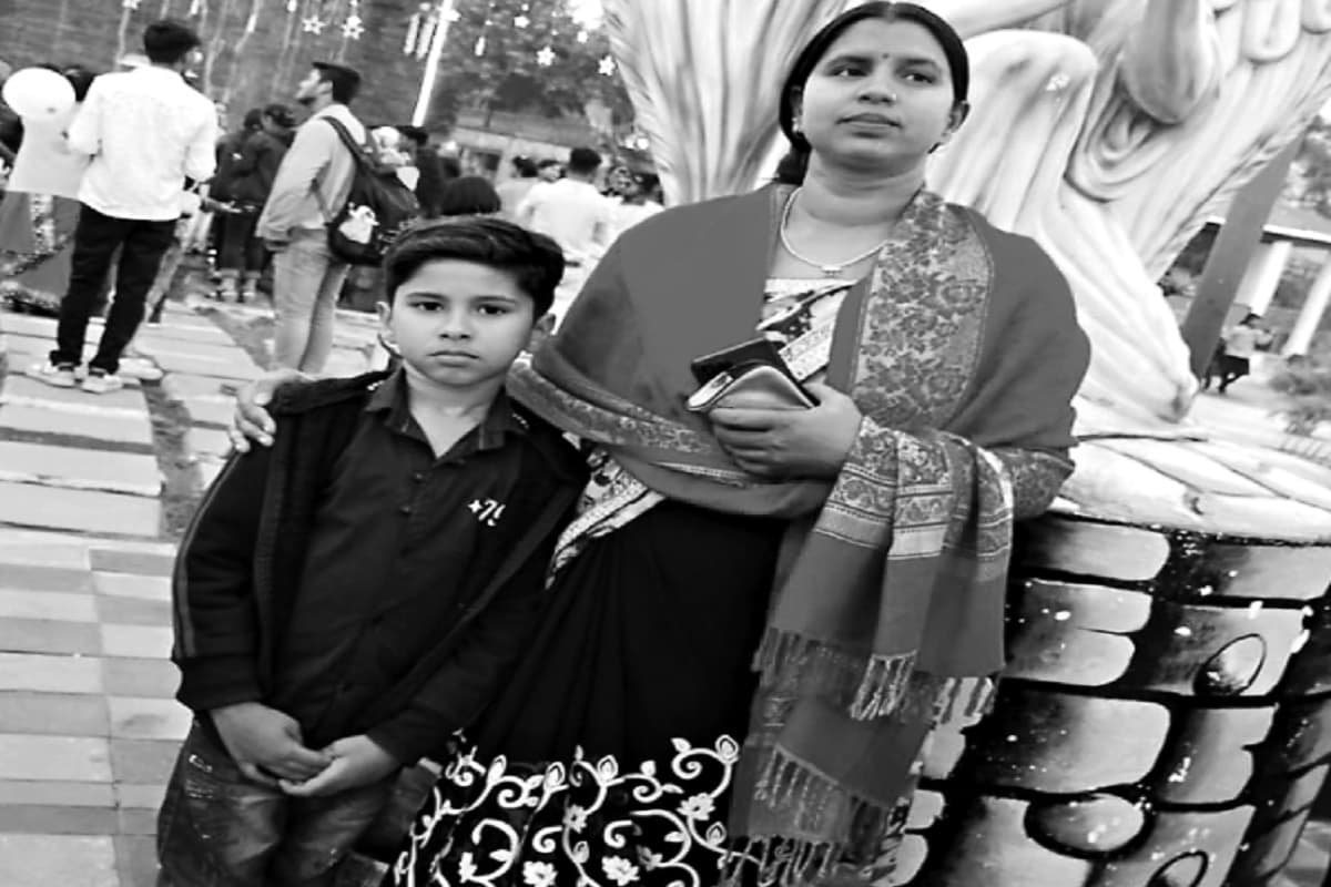 धनबाद अग्निकांड पर पीड़ित पिता ने सुनायी दर्द भरी कहानी- आग लगने के बाद आया था बेटे का कॉल, आकर देखा तो....