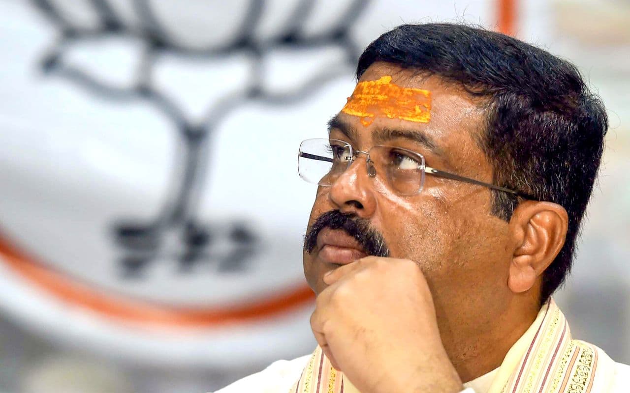 बंगाल : ‘अशिक्षा’ में तब्दील हो गयी ‘शिक्षा’, हर क्षेत्र में भ्रष्टाचार, कोलकाता में बोले धर्मेंद्र प्रधान