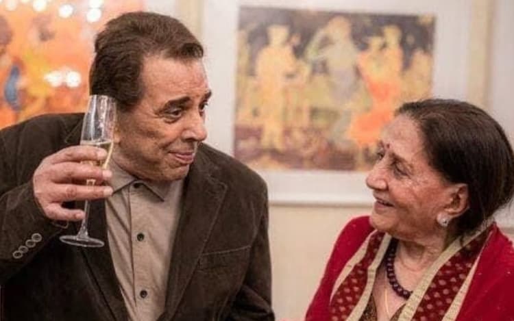 Dharmendra की पहली पत्नी प्रकाश कौर को देखा है आपने? सालों बाद इस अंदाज में दिखीं, फैंस बोले- ऐसा जीवन साथी...