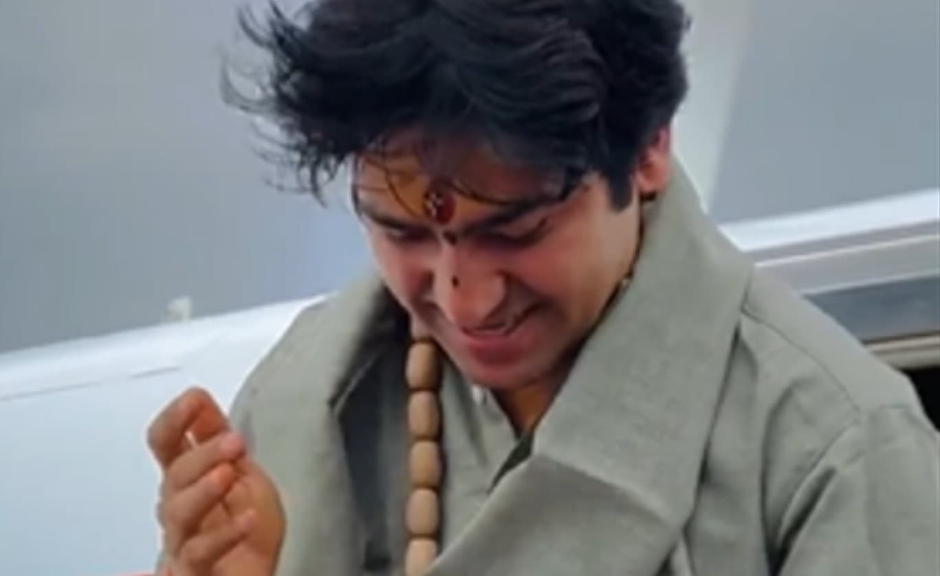 छिंदवाड़ा पहुंचे धीरेंद्र शास्त्री, कमलनाथ ने किया यूं स्वागत, हिंदू वोट को साधने की कांग्रेस कर रही है तैयारी