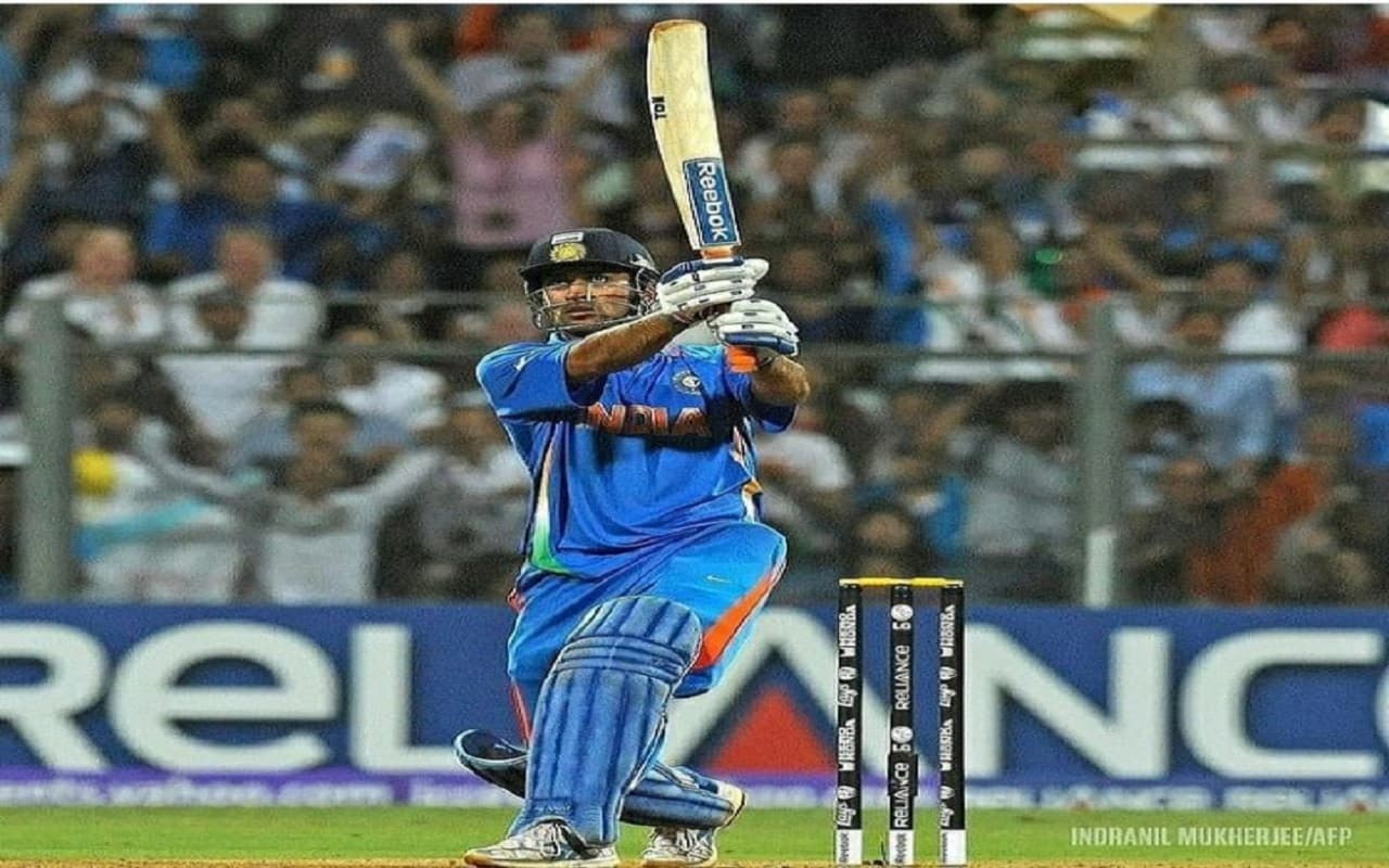 MS Dhoni B'Day: सचिन या गांगुली नहीं इस जिगरी दोस्त ने धोनी को सिखाया 'Helicopter Shot' खेलना