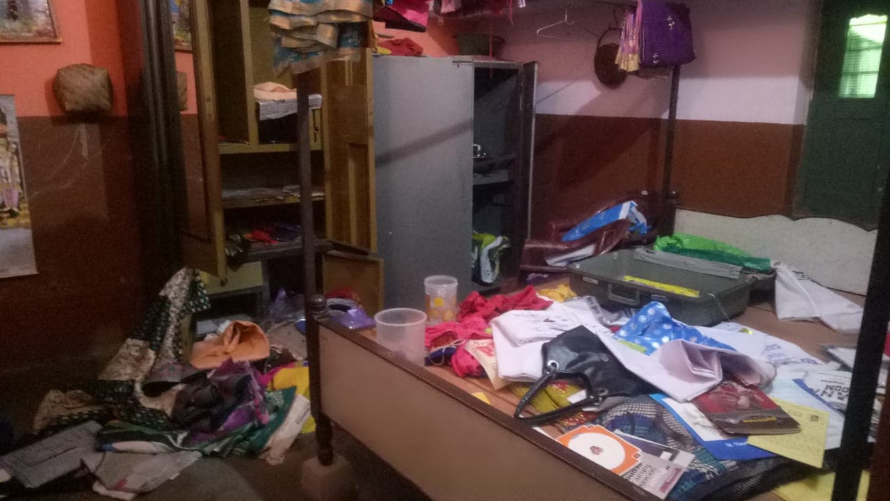 Jharkhand Crime News : धनबाद में पिस्तौल की नोंक पर दंपती को बंधक बनाकर डकैती, जान से मारने की धमकी