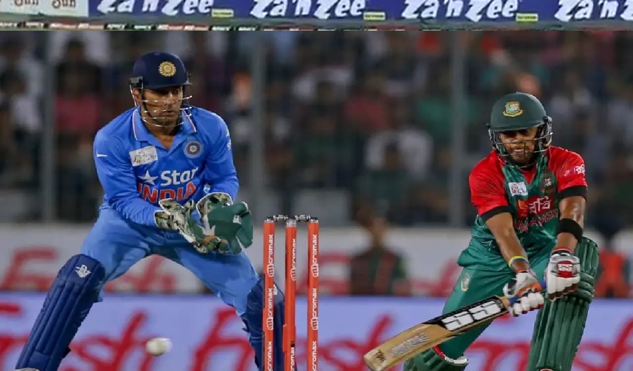 T20 WC: मेंटर धोनी की क्लास, ईशान किशन और ऋषभ पंत को दिया विकेटकीपिंग का टिप्स, वीडियो वायरल