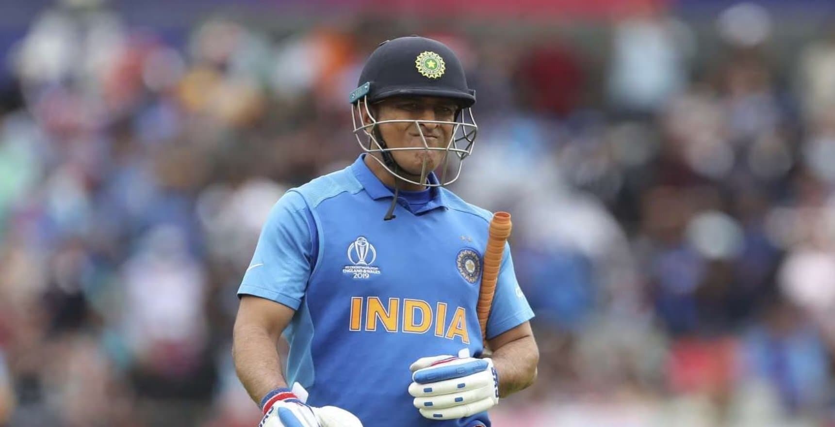 2019 में न्यूजीलैंड से हार के बाद बच्चों की तरह रोने लगे थे धोनी, भारतीय फैन्स को लगा था बड़ा झटका