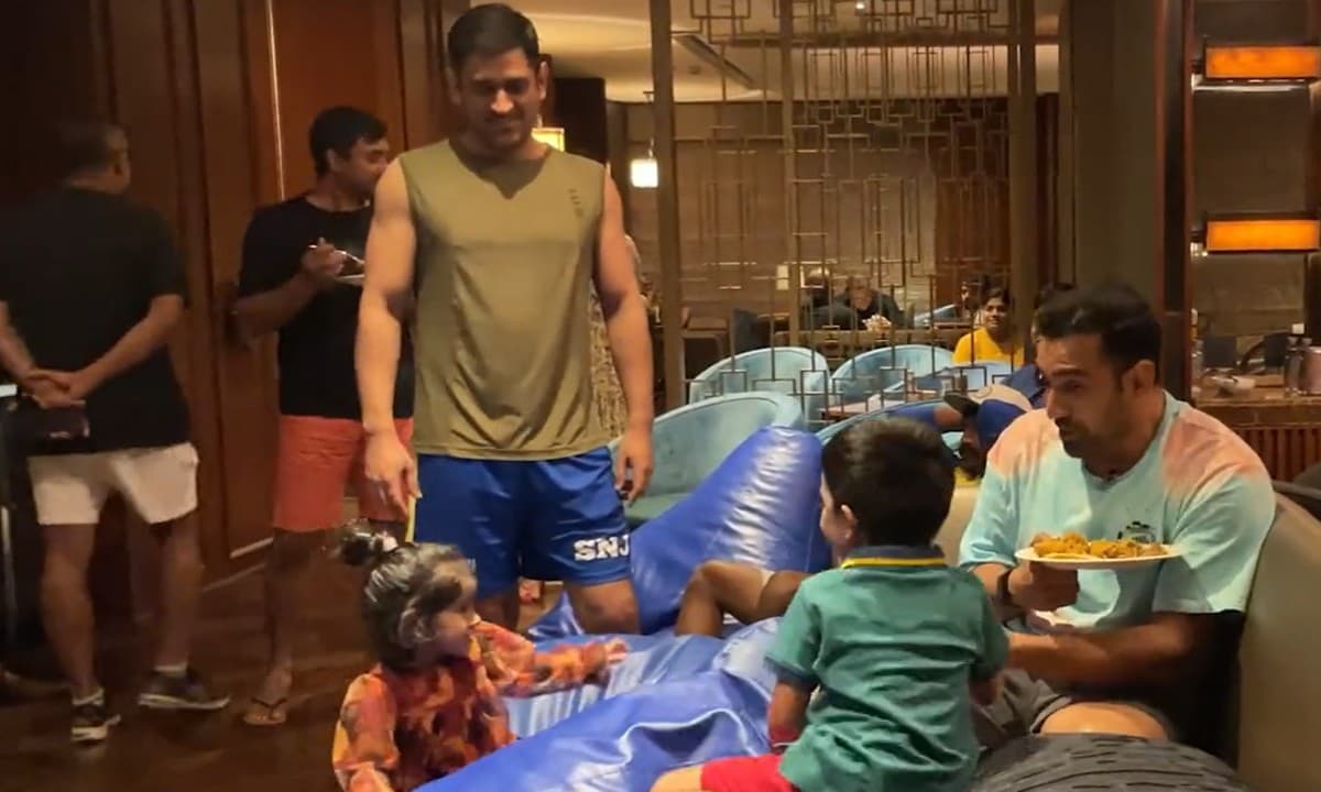 IPL 2022: महेंद्र सिंह धोनी और चेन्नई सुपर किंग्स की पूरी टीम ने मनायी ईद, VIDEO सोशल मीडिया पर वायरल