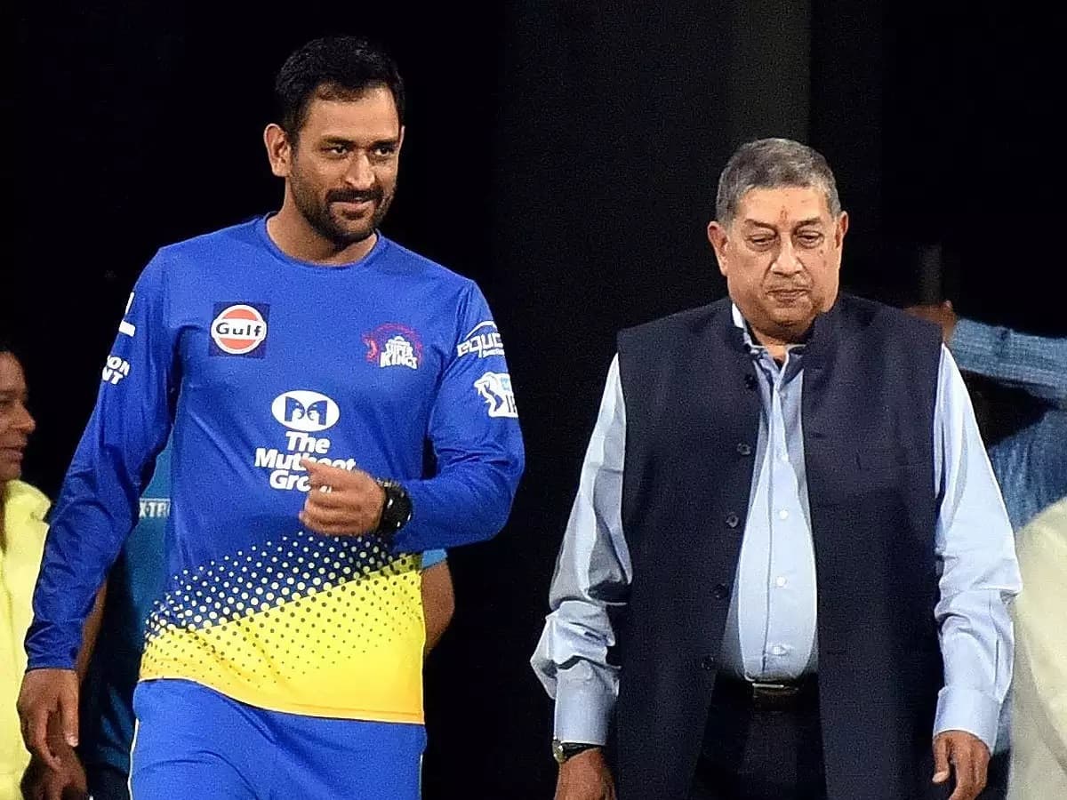 IPL 2022: जब धोनी ने कहा- मुझपर पैसा बर्बाद मत करो, CSK के मालिक ने खोला था बड़ा राज