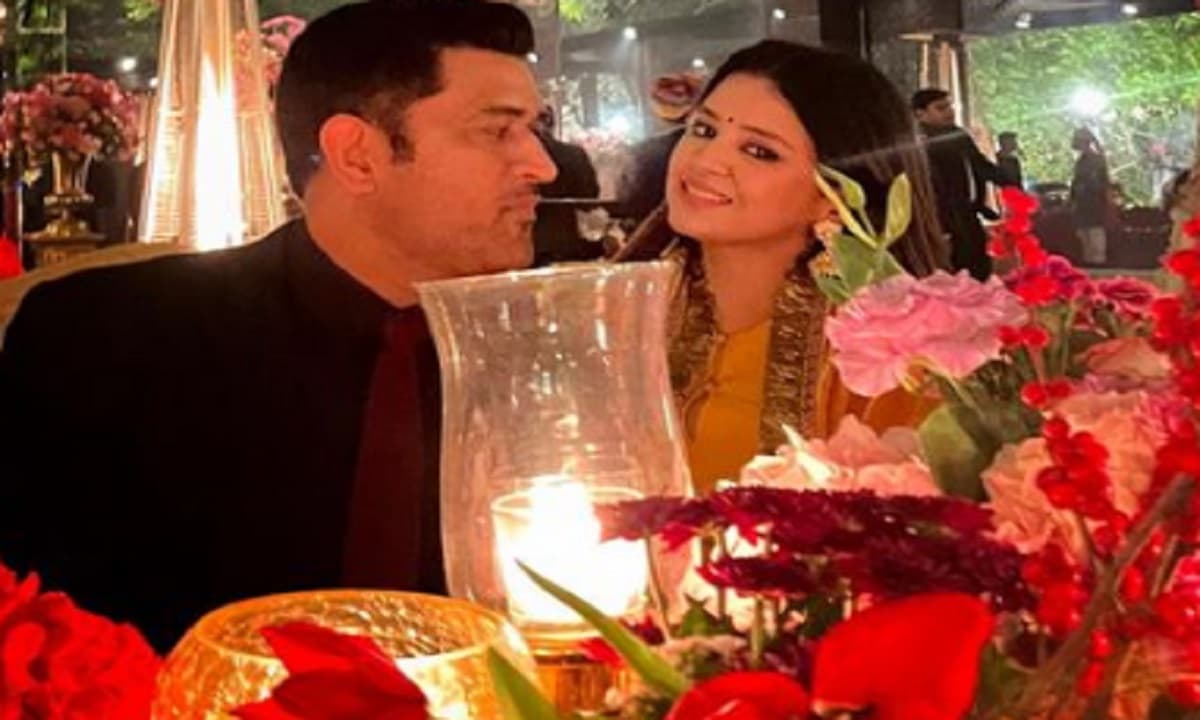 MS Dhoni Marriage Anniversary: साक्षी नहीं इस लड़की से शादी करना चाहते थे धोनी, एक हादसे ने कर दिया जुदा