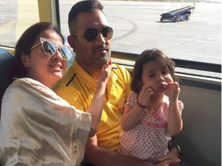 IND vs NZ: स्टेडियम में फैंस करते रहे इंतजार, लेकिन माही का नहीं हुआ दीदार, वाइफ साक्षी बनी बड़ी वजह