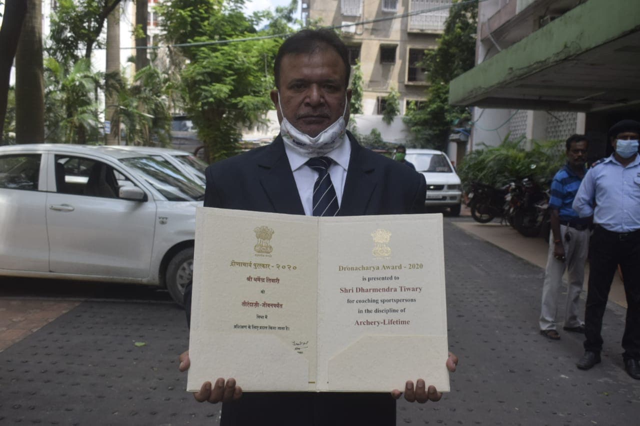 National Sports Day 2020 : झारखंड के तीरंदाजी कोच धर्मेंद्र तिवारी को द्रोणाचार्य व तीरंदाज अतनु दास को मिला अर्जुन अवार्ड