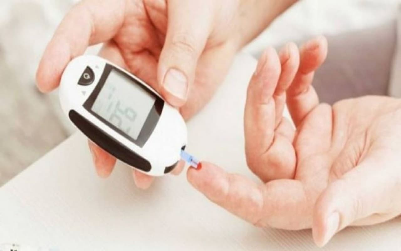 दोपहर के भोजन की खराब आदतें, बढ़ा सकती हैं आपका Blood Sugar Level, जानें कैसे
