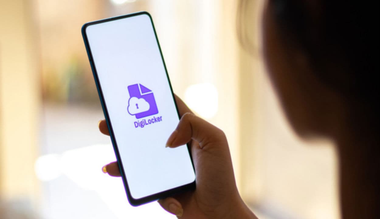 PAN और Aadhaar Card खोने का आपको नहीं सताएगा डर, जब आप इस डिजिटल सर्विस का करेंगे इस्तेमाल