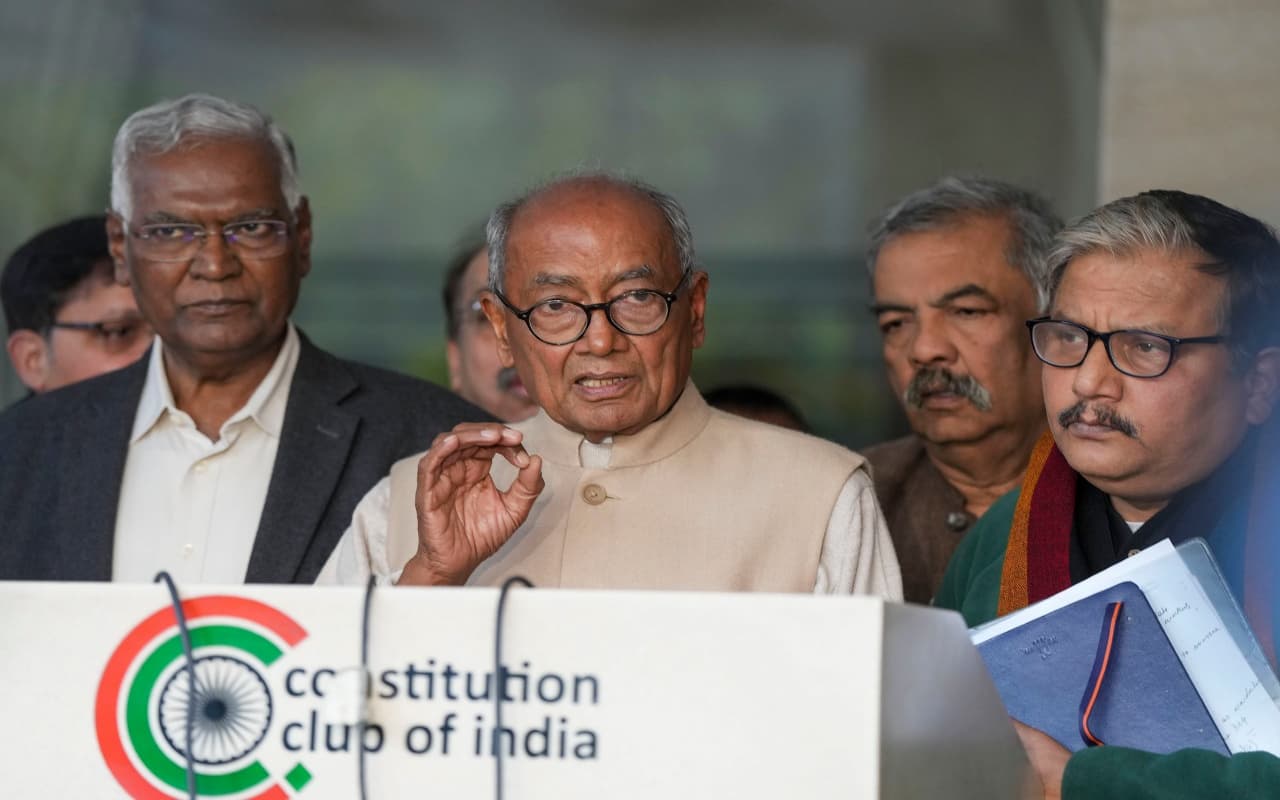 विपक्षी दल ने रिमोट वोटिंग मशीन पर चुनाव आयोग के प्रस्ताव का किया विरोध, दिग्विजय ने कह दी बड़ी बात