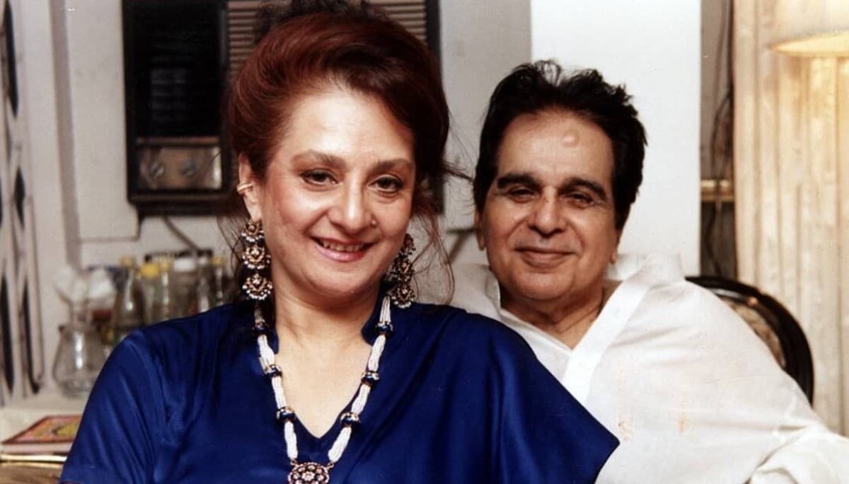 दिलीप कुमार के निधन के बाद सायरा बानो का हाल ठीक नहीं, करीबियों के फोन कॉल का नहीं दे रहीं जवाब