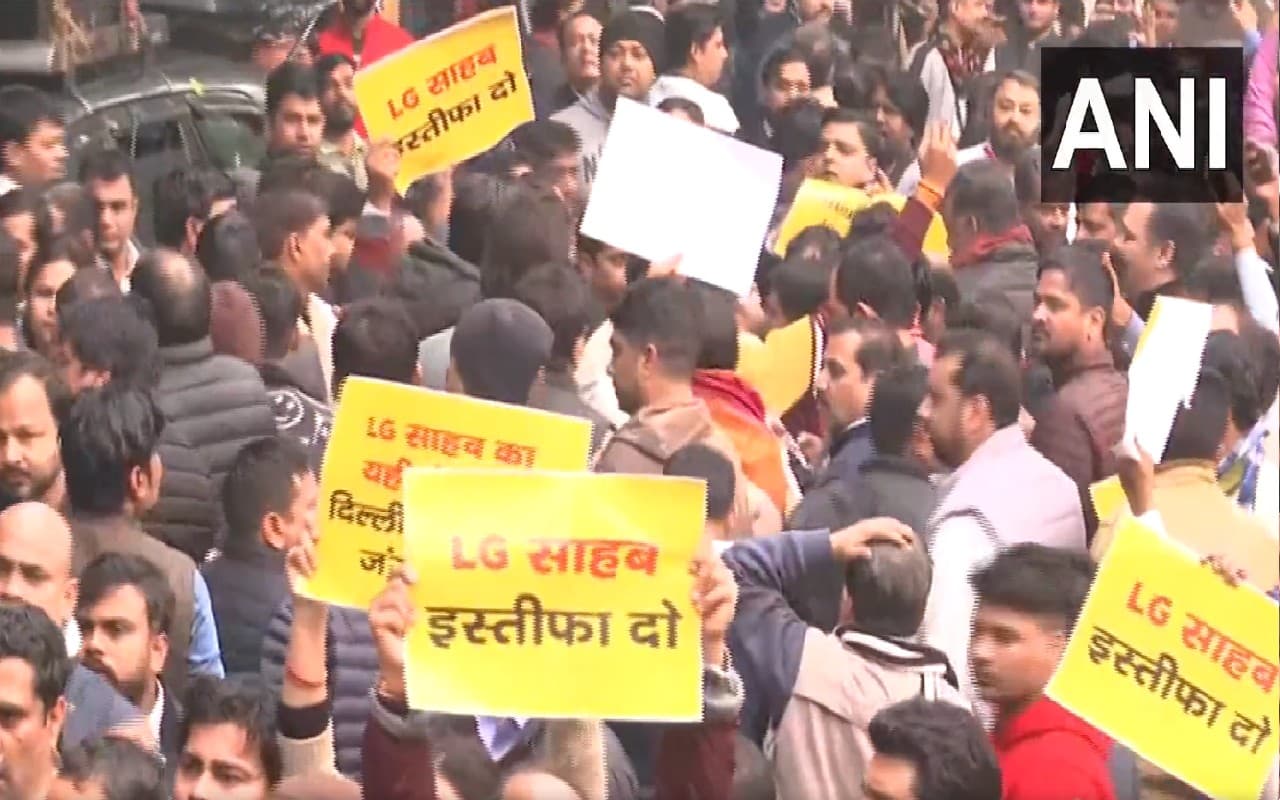 Kanjhawala Death Case: आरोपियों को तीन दिन की पुलिस कस्टडी, मौत के विरोध में AAP का दिल्ली में प्रदर्शन