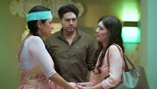 Anupama: कौन है डिंपल, जिसके लिए शो में अनुपमा ले रही गुंडों से कड़ी टक्कर