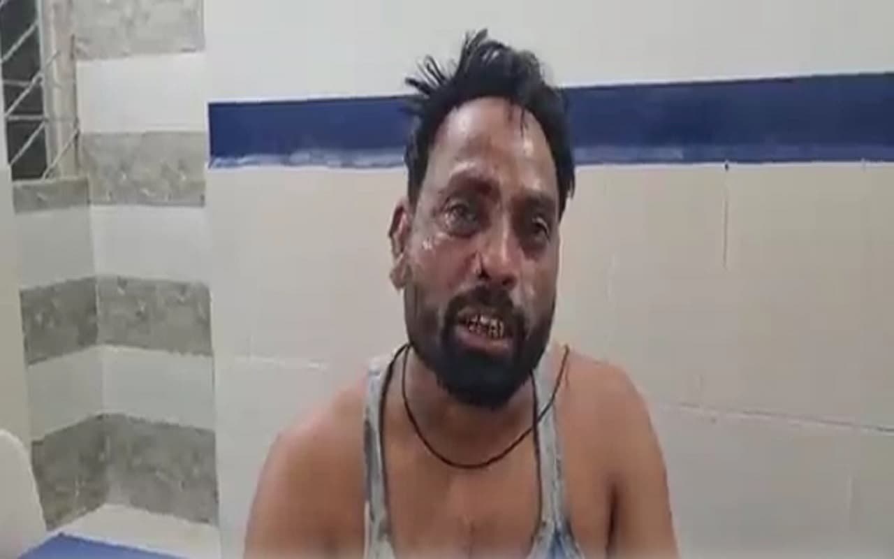 Jharkhand Crime News : झारखंड में मामूली बात में पेट्रोल छिड़ककर युवक को जिंदा जलाने की कोशिश, ये है वजह