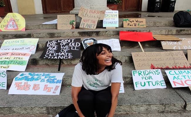 क्लाइमेट एक्टिविस्ट दिशा रवि 5 दिन की पुलिस रिमांड पर, ग्रेट थनबर्ट टूलकिट मामले में दिल्ली पुलिस की स्पेशल टीम ने बेंगलुरु से किया गिरफ्तार